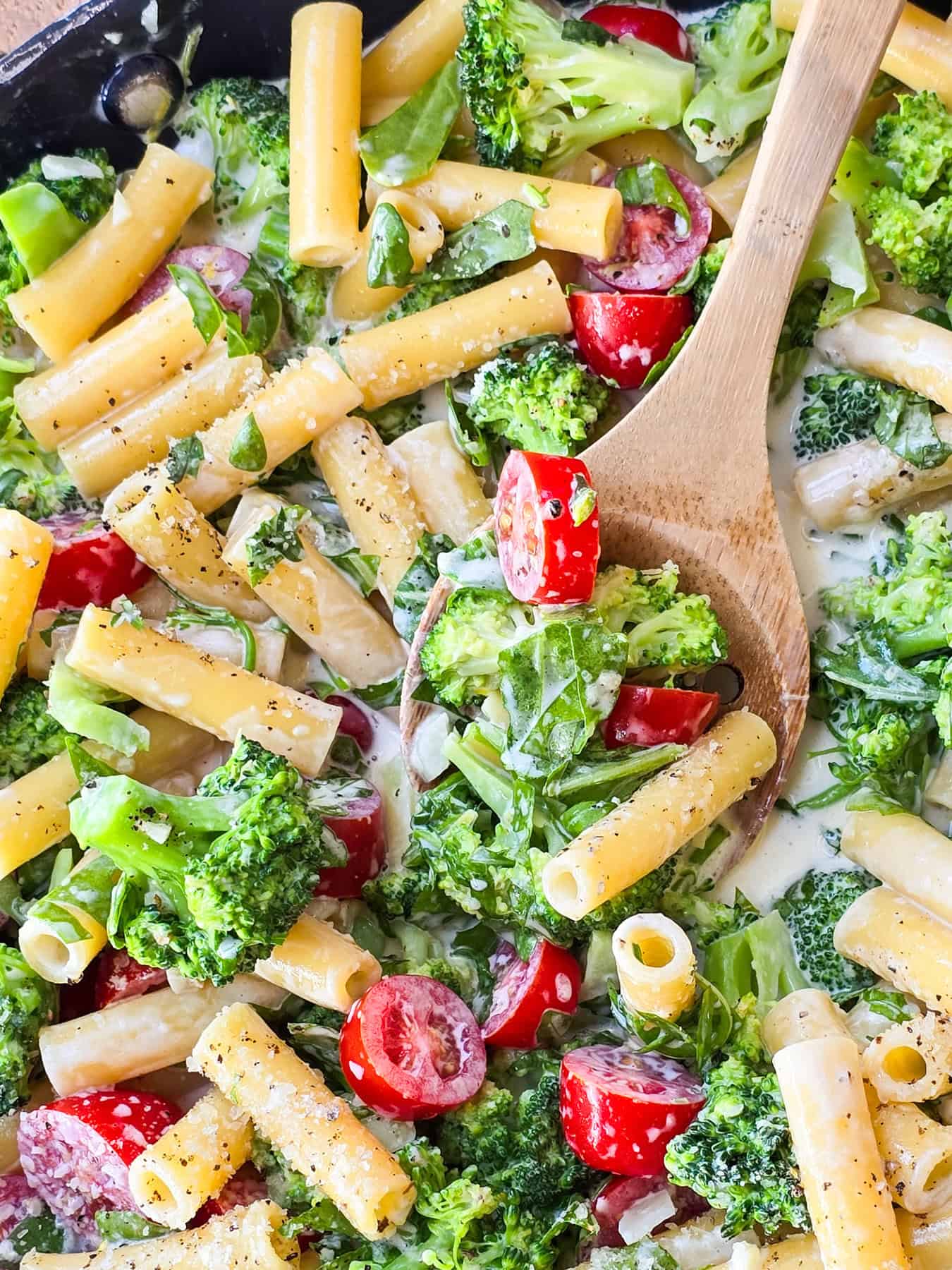 Creamy Arugula and Broccoli Pasta with Lemon
