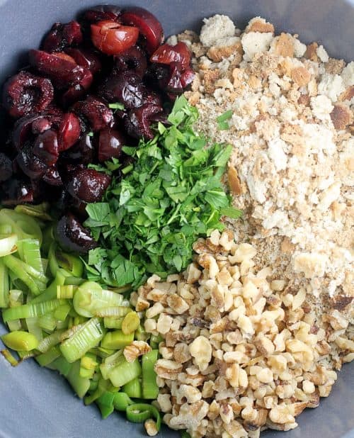 Roasted Tenderloin with Cherry-Leek Dressing https://wp.me/p4qC4h-3Hd #RealFlavorRealFast #ad