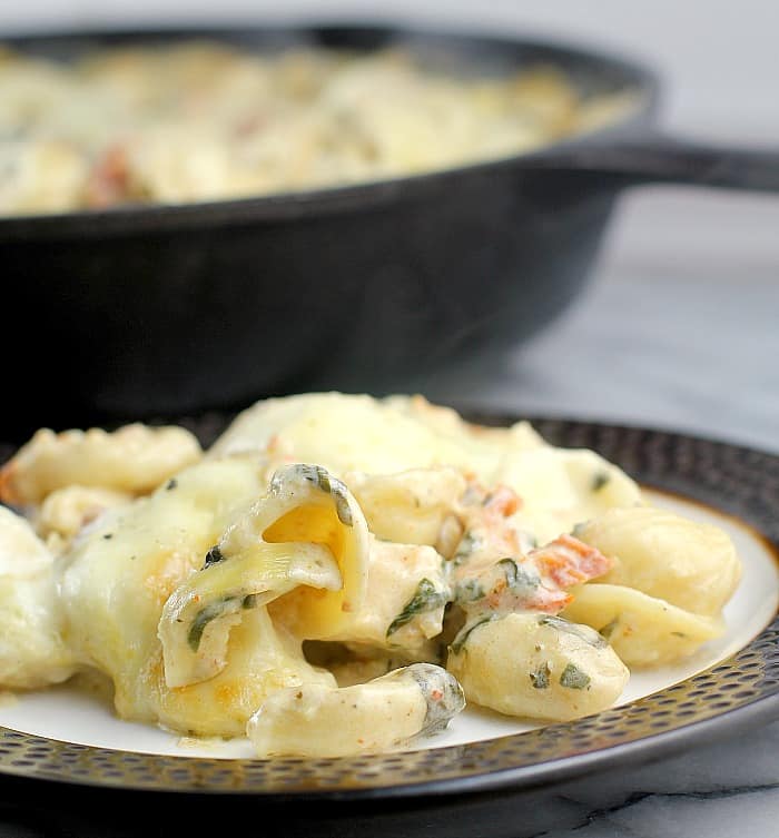 [ad] Easy Pesto Chicken Pasta